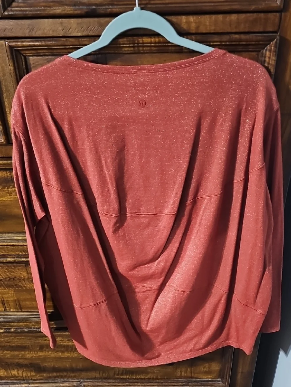Lululemon Back In Action Sz 6 Womsns Top. Gorgeous Shimmer!! Gold/Red Orange!